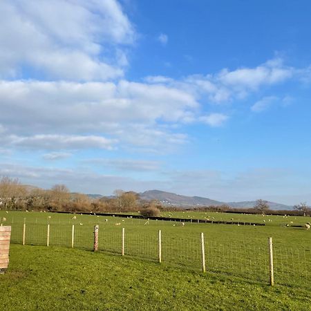 Abbey Farm Luxury Glamping Hotel Rhuddlan Exterior photo