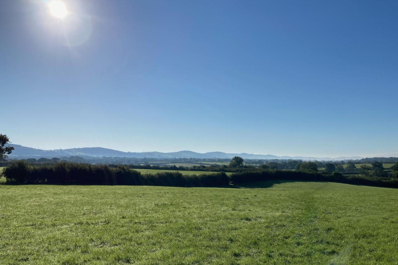Abbey Farm Luxury Glamping Hotel Rhuddlan Exterior photo