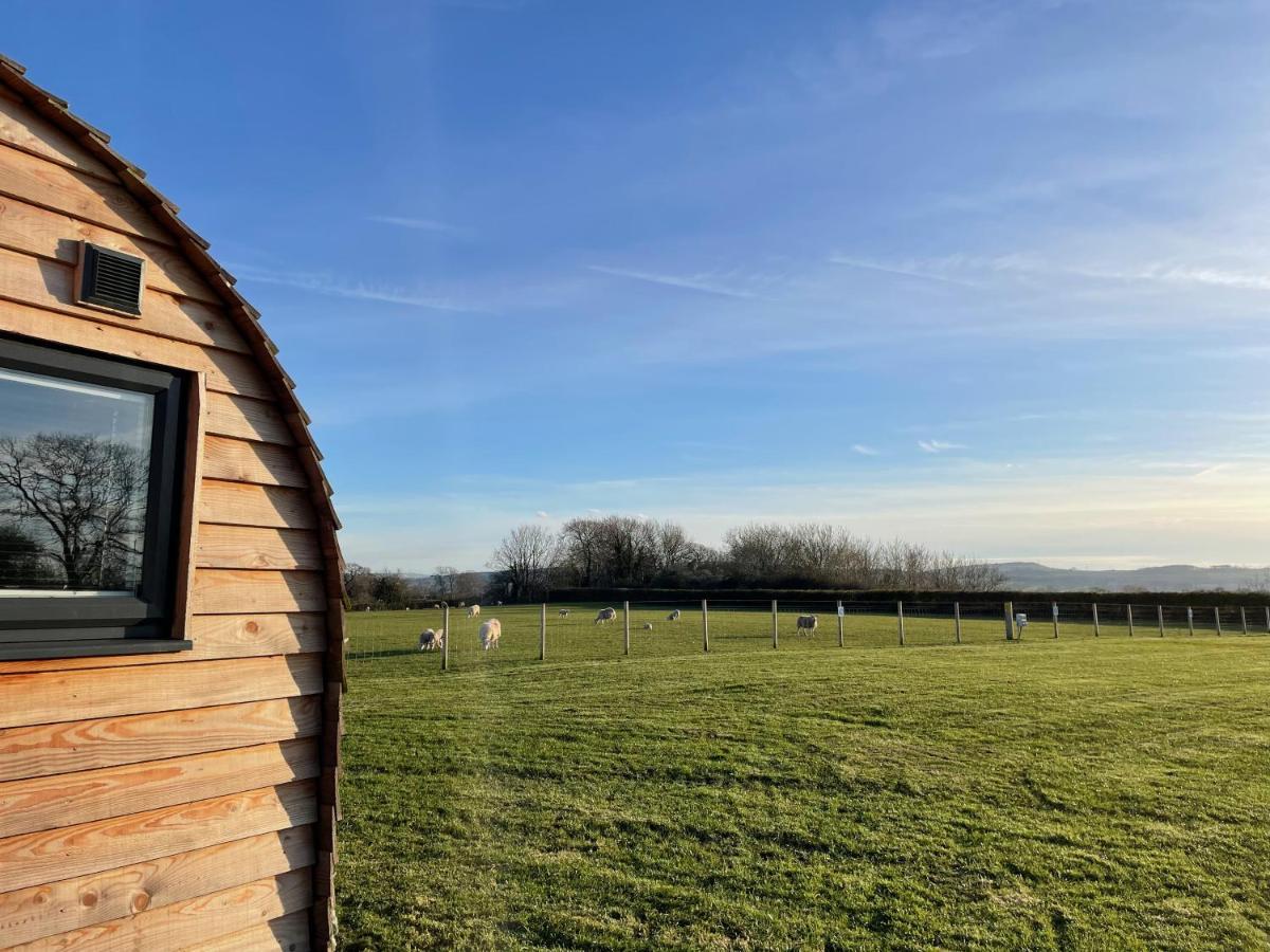 Abbey Farm Luxury Glamping Hotel Rhuddlan Exterior photo
