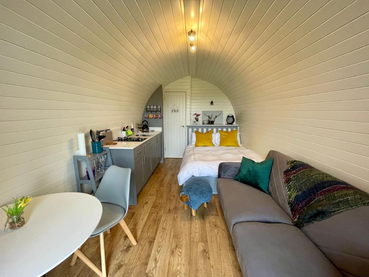 Abbey Farm Luxury Glamping Hotel Rhuddlan Exterior photo