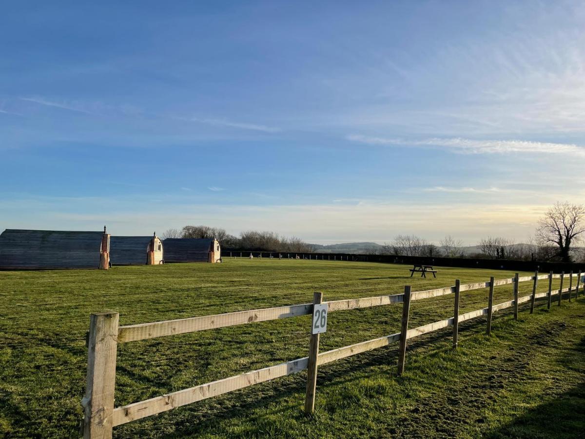 Abbey Farm Luxury Glamping Hotel Rhuddlan Exterior photo