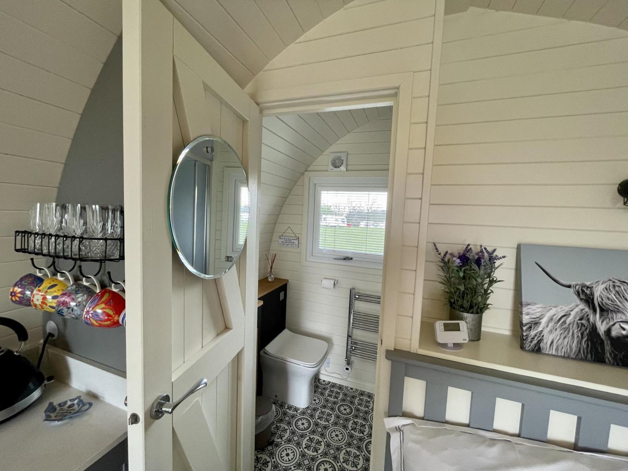 Abbey Farm Luxury Glamping Hotel Rhuddlan Exterior photo
