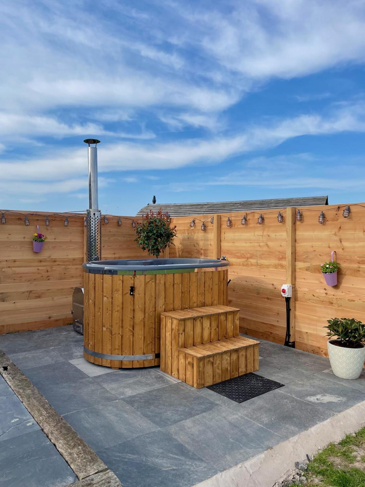 Abbey Farm Luxury Glamping Hotel Rhuddlan Exterior photo